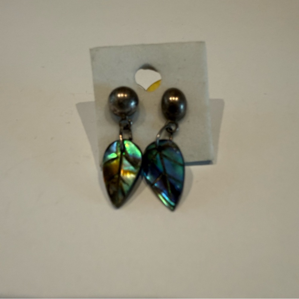 Elegant Leaf Drop Earrings-abalone shell